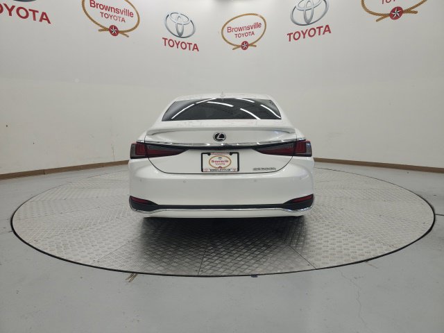 Used 2025 Lexus ES 300h Ultra Luxury FWD image 7