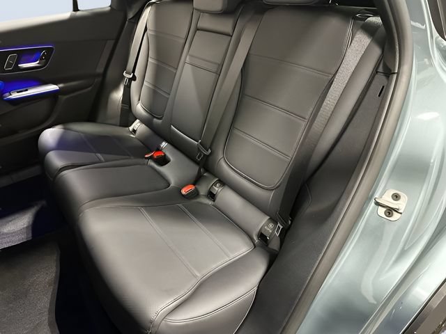 Used 2025 Mercedes-Benz GLC 350e 4MATIC w/ Driver Assistance Package image 31