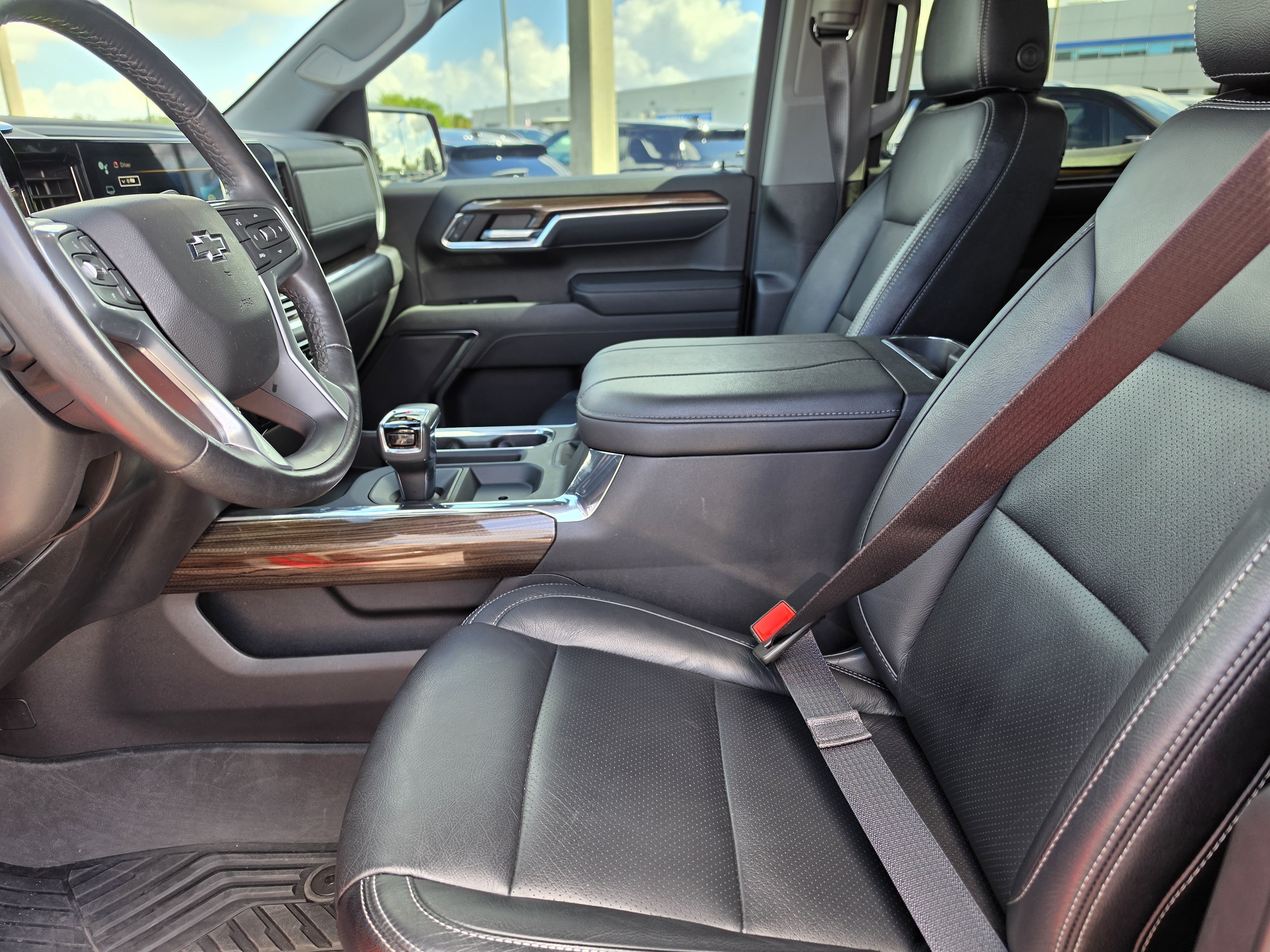 Used 2023 Chevrolet Silverado 1500 LT Trail Boss w/ Protection Package AWD/4WD image 15