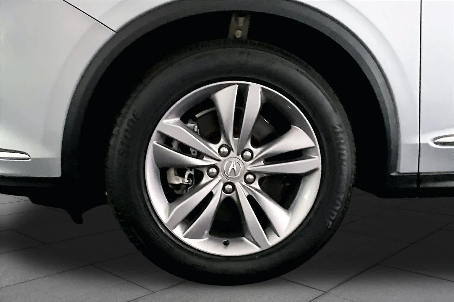 Used 2022 Acura MDX SH-AWD image 11
