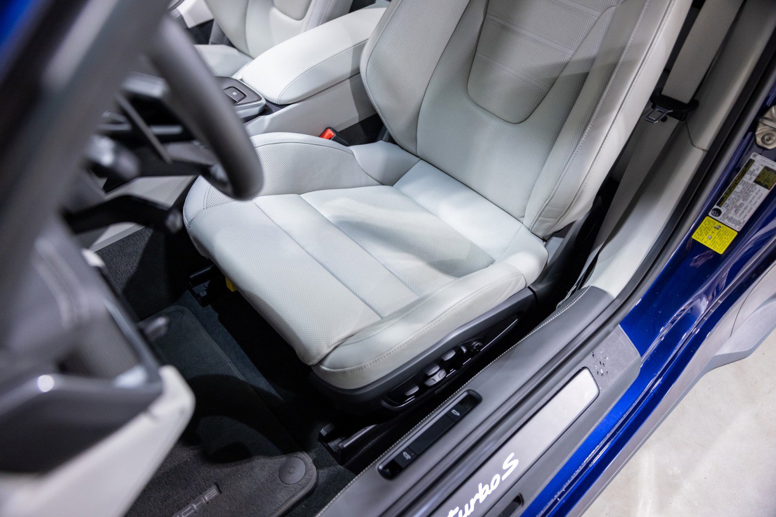 Used 2021 Porsche 911 Turbo S image 37