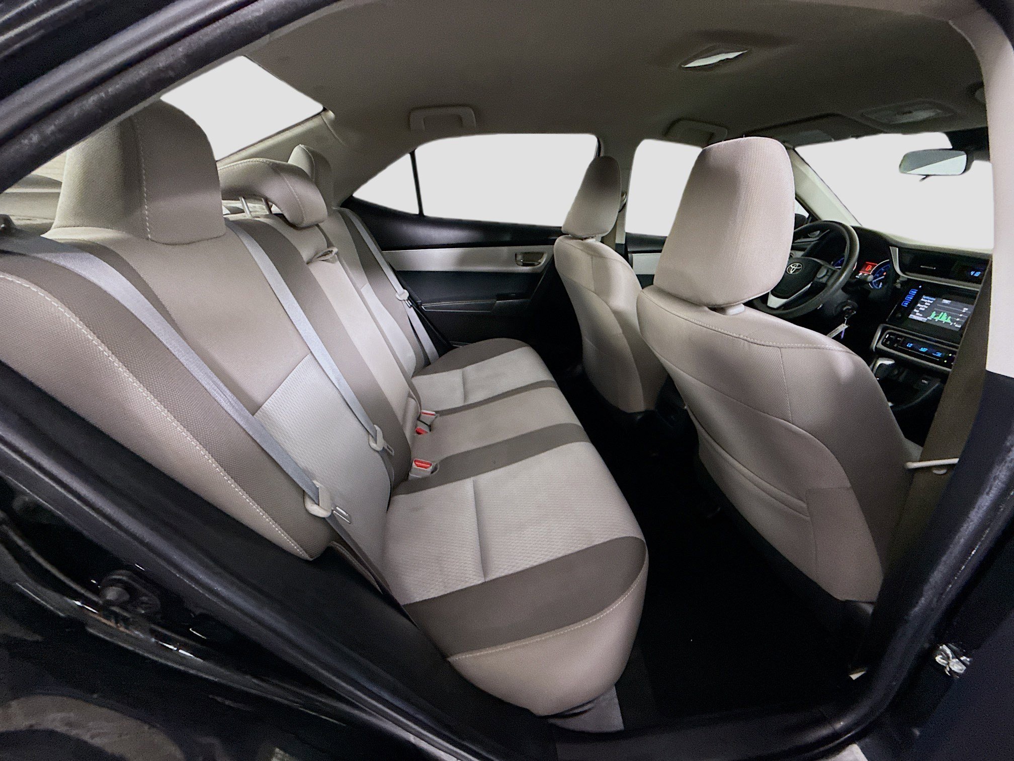 Used 2018 Toyota Corolla L image 26