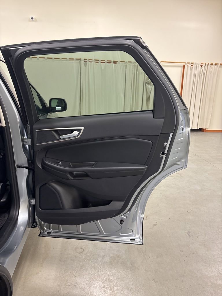 Used 2024 Ford Edge SEL w/ Convenience Package image 32