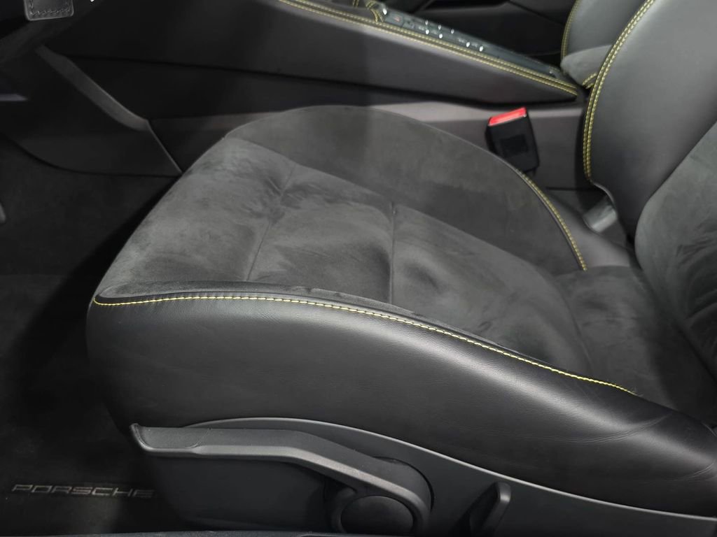 Certified 2021 Porsche 718 Boxster Spyder RWD image 25