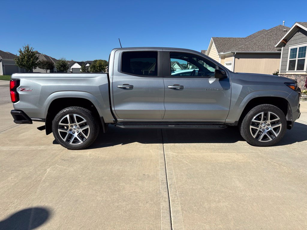 Used 2023 Chevrolet Colorado Z71 w/ Z71 Convenience Package 2 AWD/4WD image 6