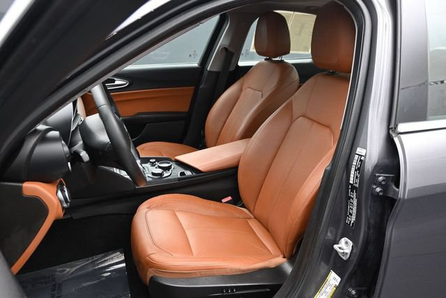 Used 2019 Alfa Romeo Giulia RWD image 11