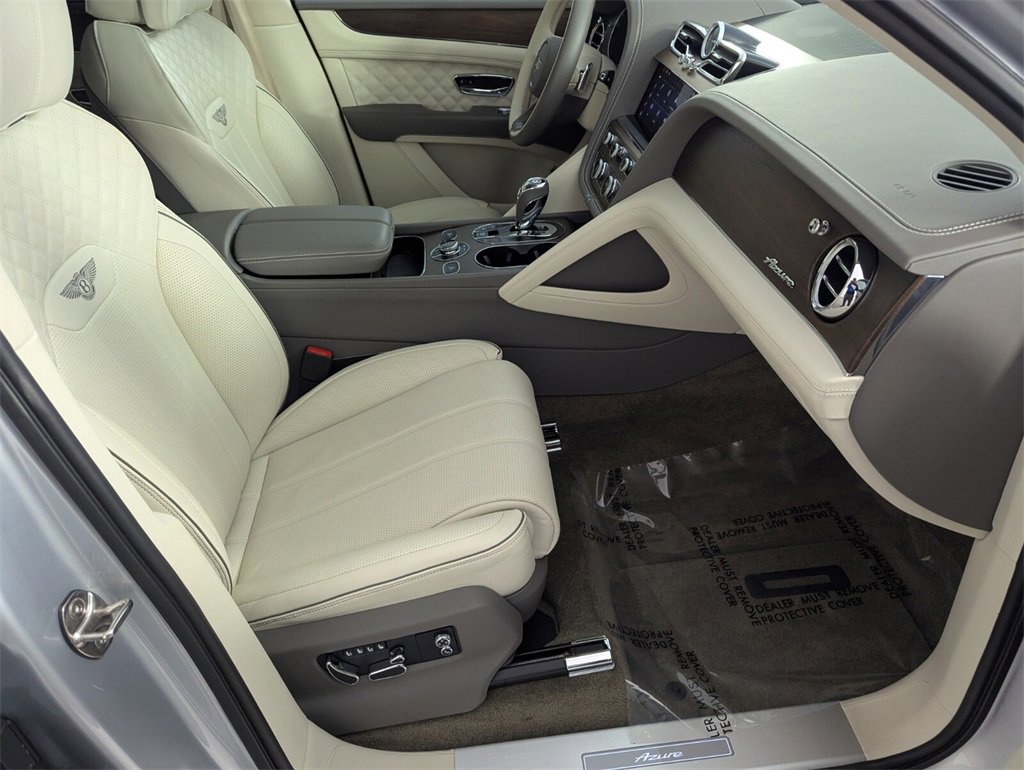 Used 2023 Bentley Bentayga image 31