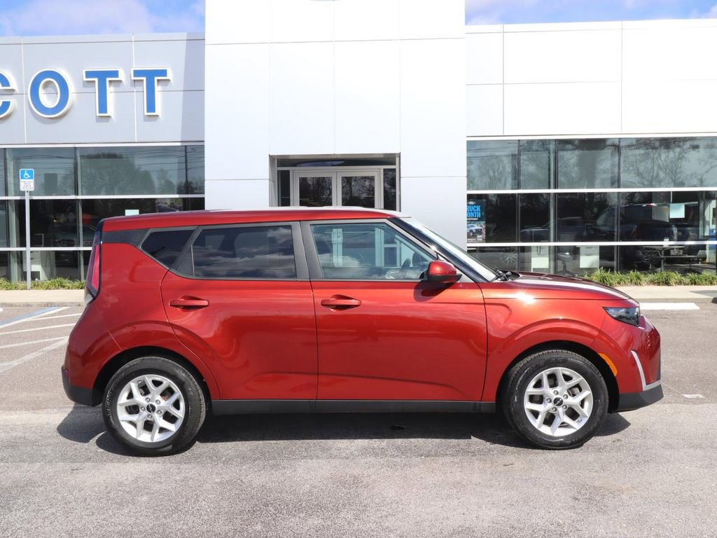 Used 2025 Kia Soul LX w/ LX Technology Package image 15
