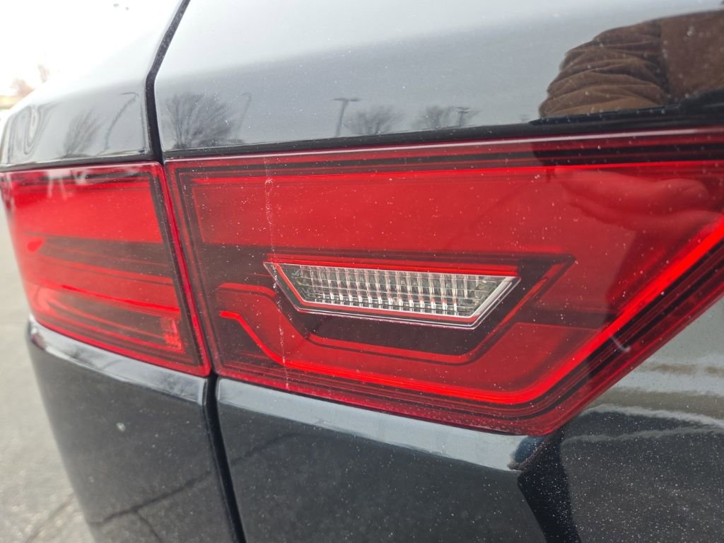 Used 2019 Jaguar E-PACE R-Dynamic SE image 10