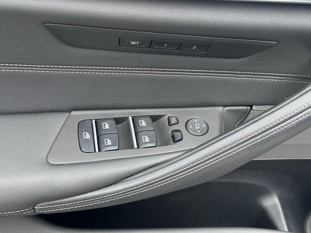 Used 2023 BMW 530i xDrive w/ Premium Package image 21