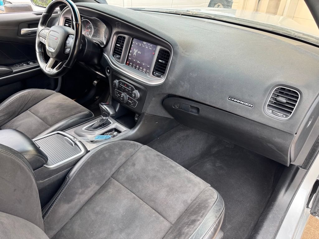 Used 2022 Dodge Charger R/T w/ Plus Group RWD image 16