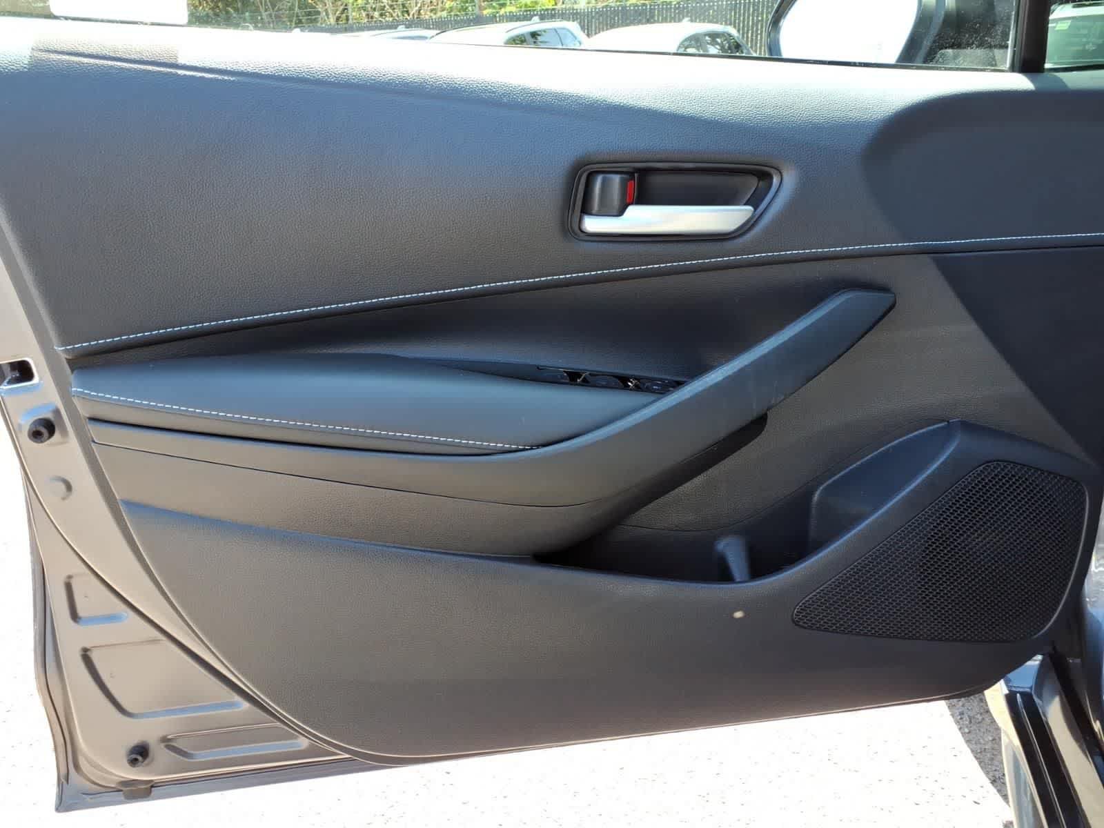 Used 2022 Toyota Corolla SE w/ Carpet Mat Package (TMS) FWD image 12