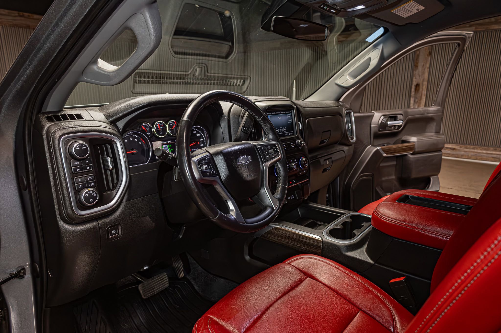 Used 2021 Chevrolet Silverado 1500 LT Trail Boss w/ Bed Protection Package AWD/4WD image 12