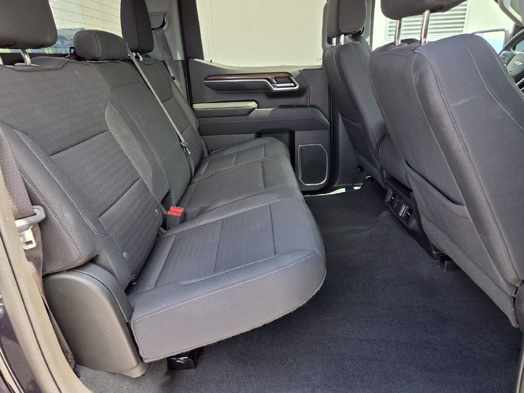 Used 2023 Chevrolet Silverado 1500 LT AWD/4WD image 13