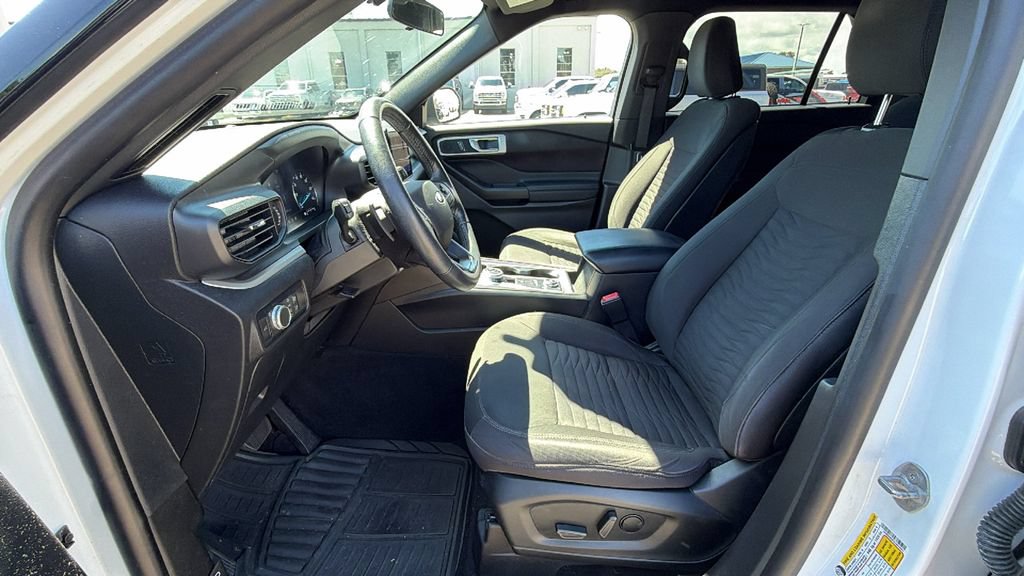 Used 2020 Ford Explorer XLT w/ Comfort Package AWD/4WD image 24