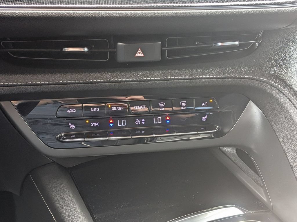Used 2023 Buick Envision Preferred w/ Sport Touring Package AWD/4WD image 15