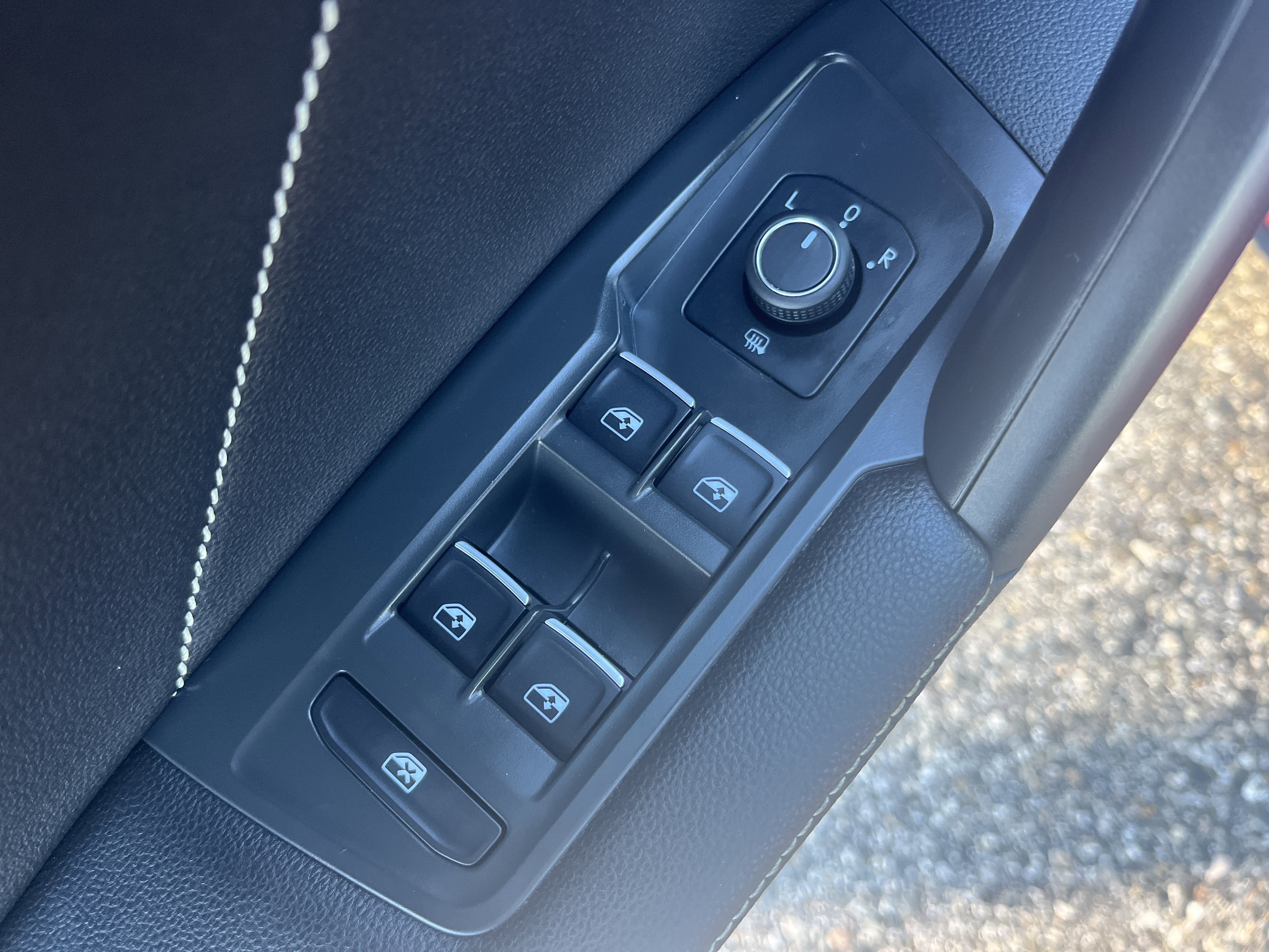 Used 2023 Volkswagen Tiguan SE image 20