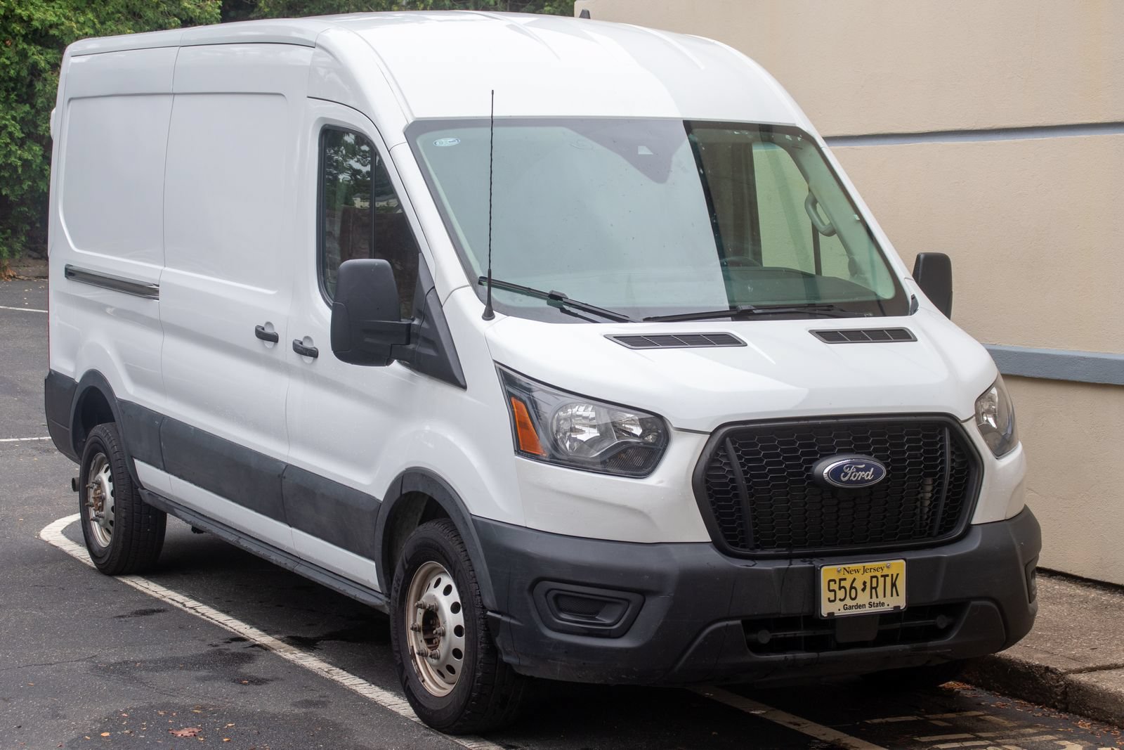 Used 2023 Ford Transit 250 Medium Roof AWD image 9