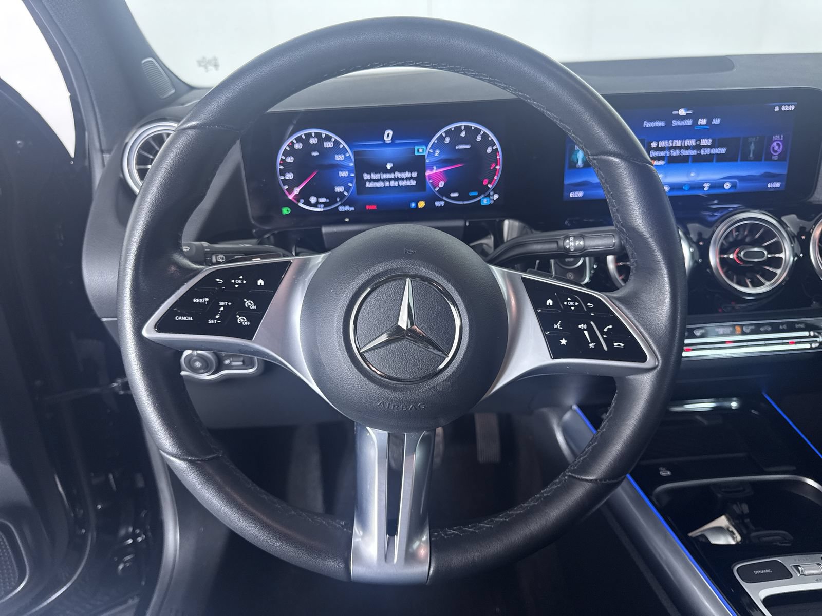 Used 2025 Mercedes-Benz GLA 250 4MATIC image 17
