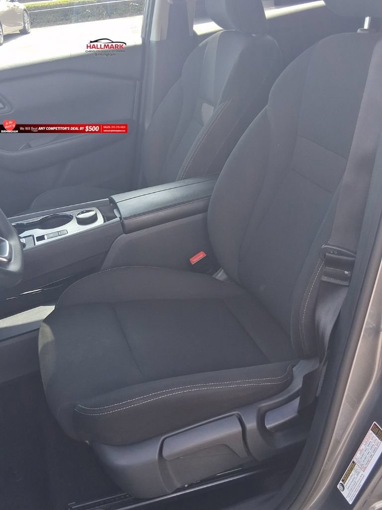 Used 2024 Nissan Rogue S AWD/4WD image 15