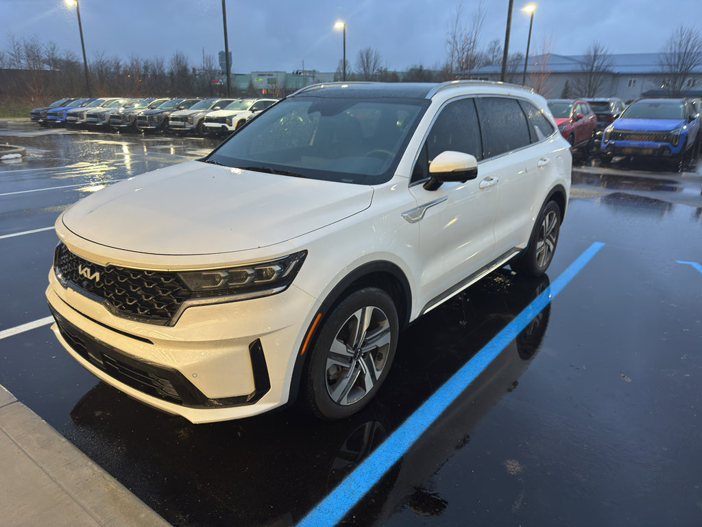 Certified 2022 Kia Sorento SX Prestige w/ Panoramic Sunroof Package