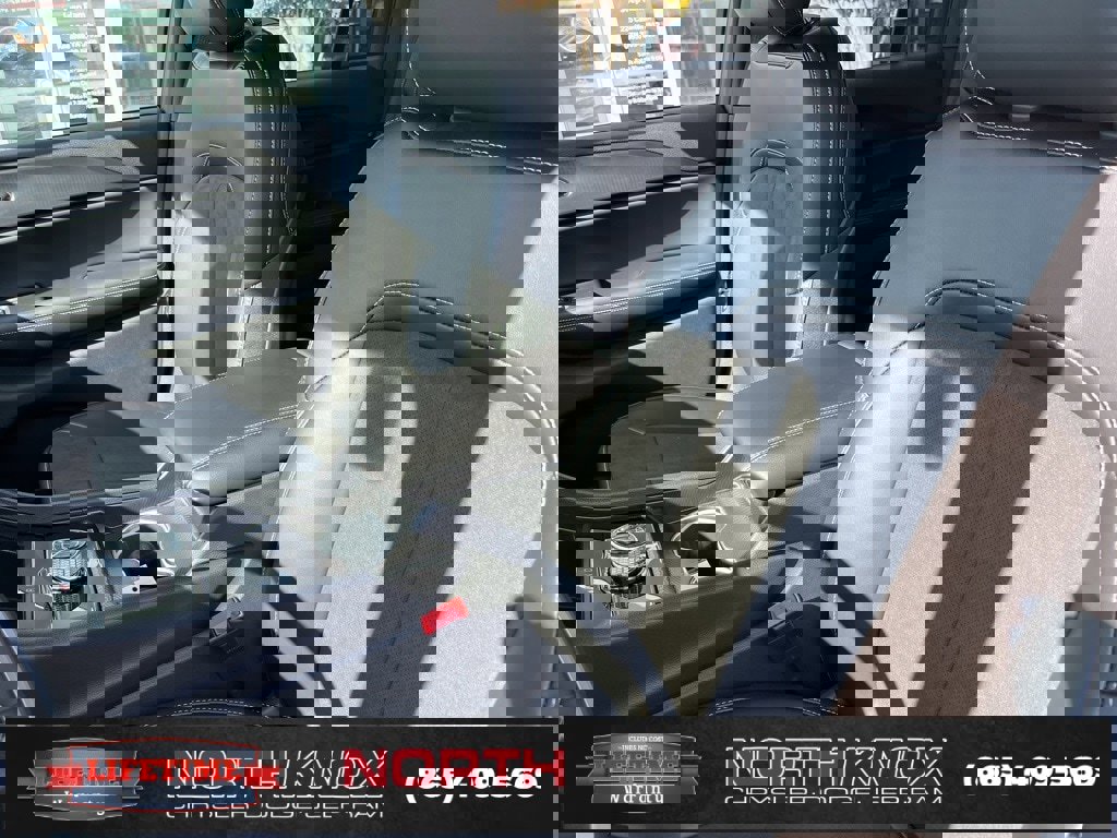 New 2025 Jeep Grand Cherokee Altitude image 4