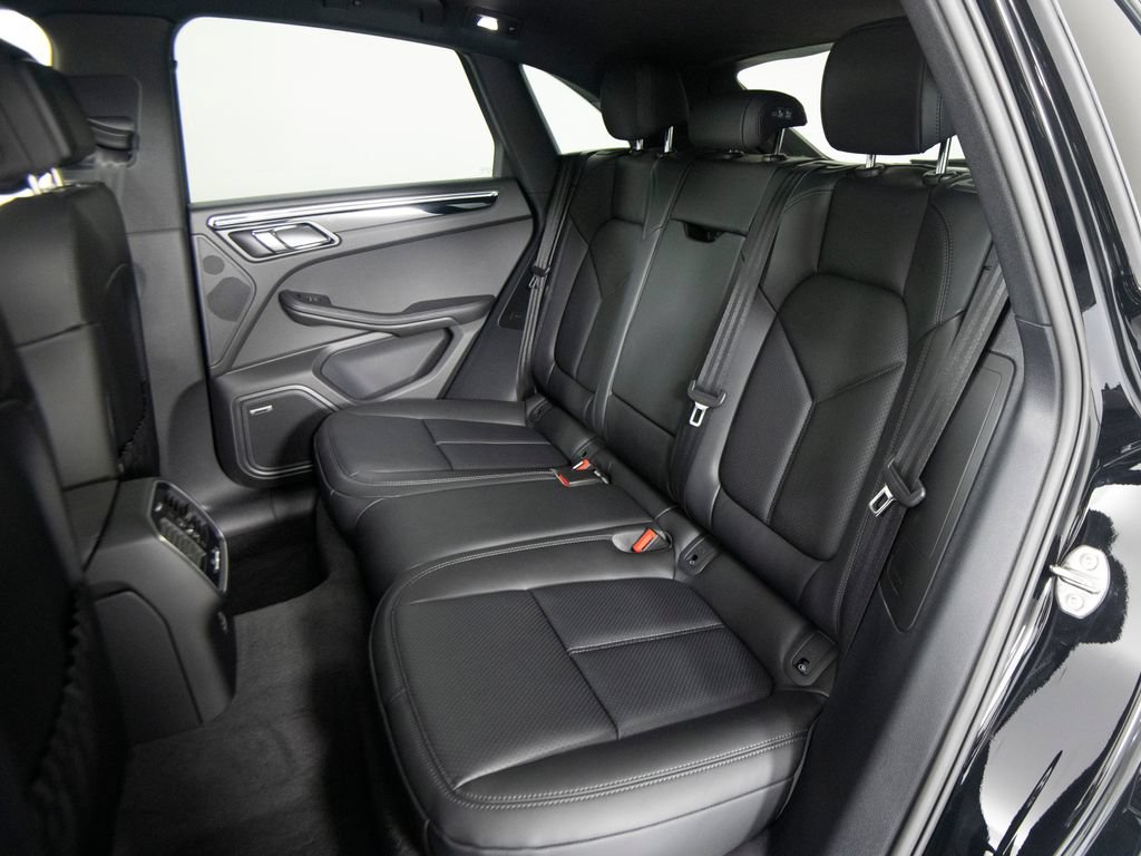 New 2026 Porsche Macan AWD/4WD image 35
