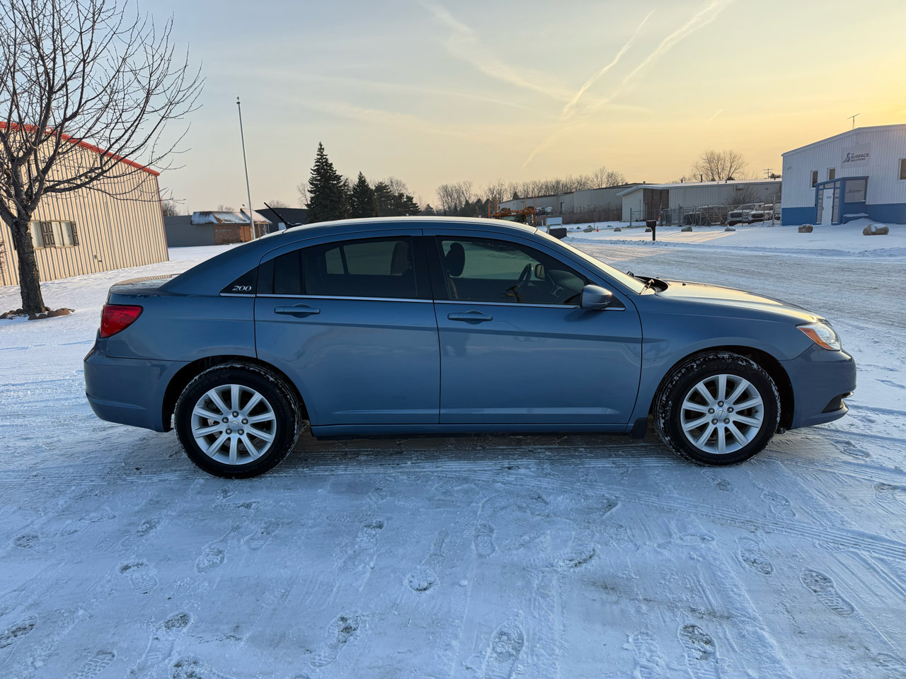Used 2011 Chrysler 200 Touring w/ Cold Weather Group image 4