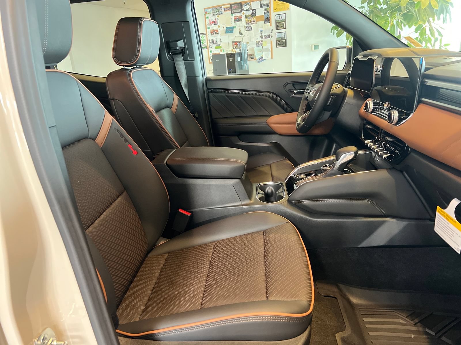 New 2026 GMC Canyon AT4 w/ Technology Plus Package AWD/4WD image 22