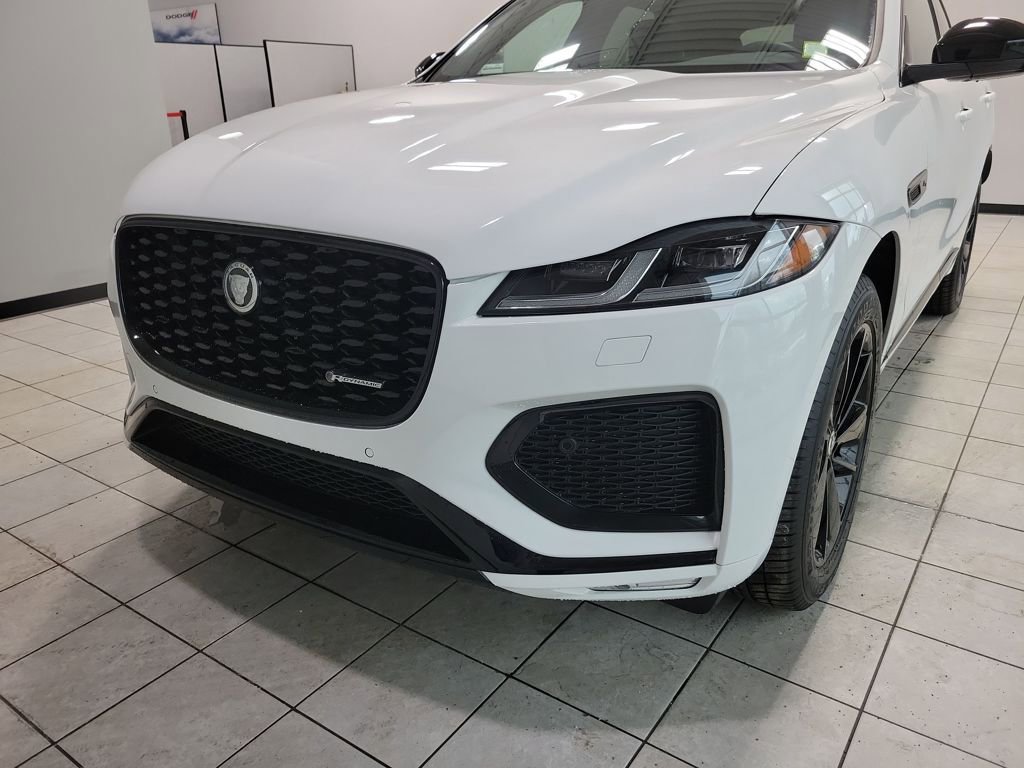 Used 2025 Jaguar F-PACE R-Dynamic S image 25