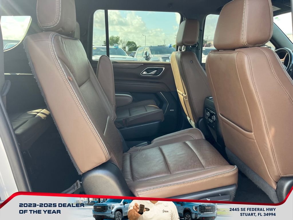 Used 2022 Chevrolet Suburban High Country image 18
