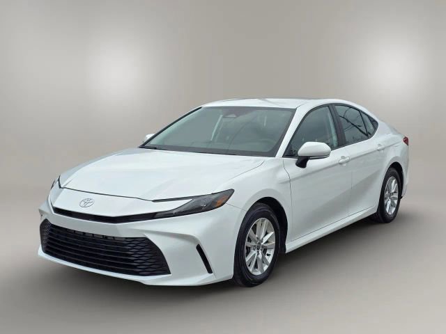 Used 2025 Toyota Camry LE image 1