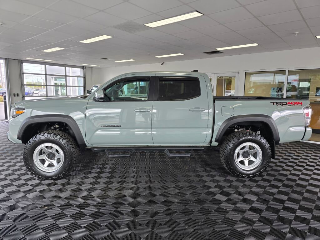 Used 2023 Toyota Tacoma TRD Off-Road w/ TRD Premium Off Road Package image 6