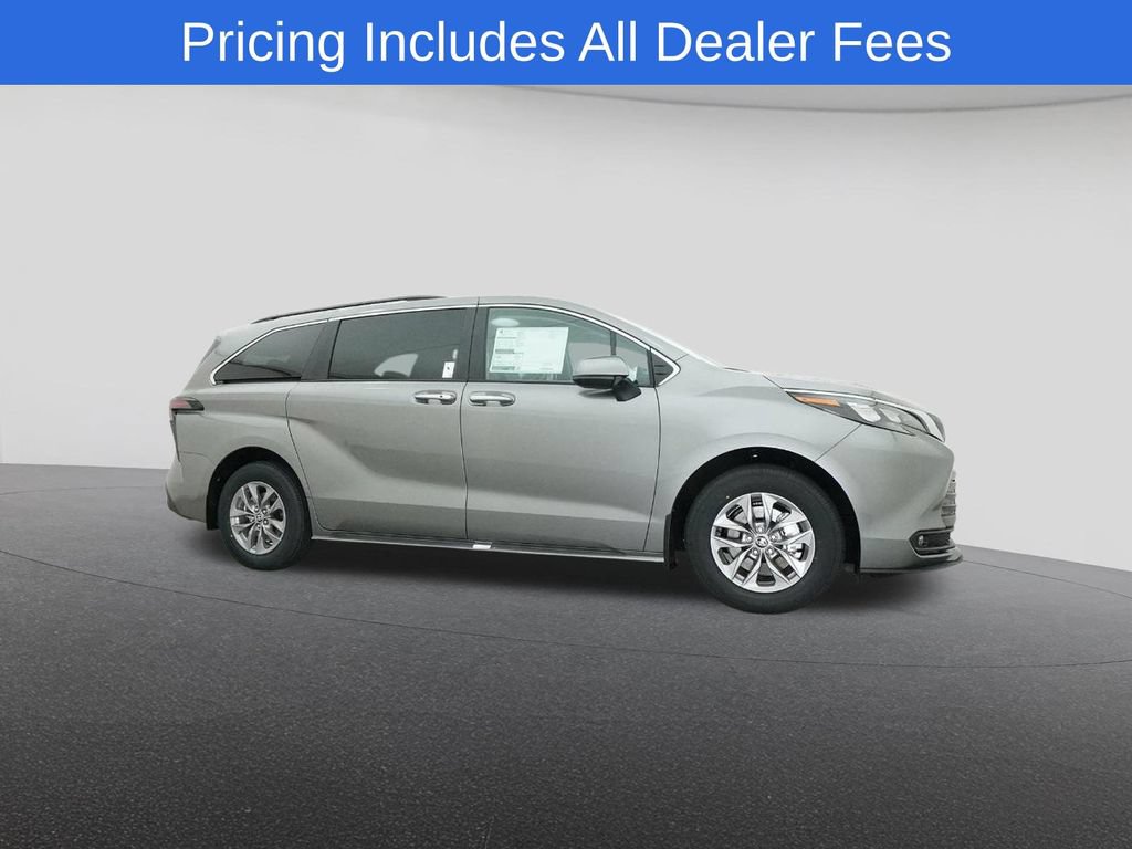 New 2026 Toyota Sienna XLE FWD image 28