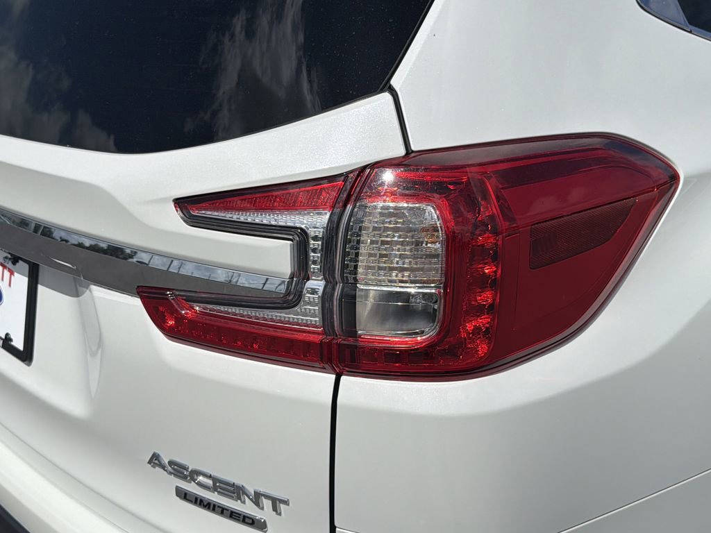 Used 2023 Subaru Ascent Limited w/ Technology Package AWD/4WD image 9