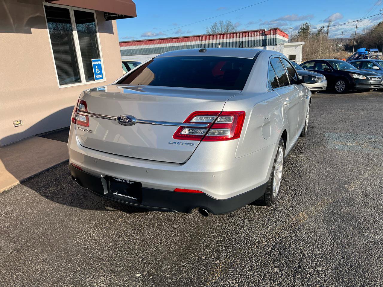 Used 2014 Ford Taurus Limited image 6