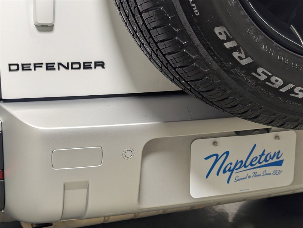 Used 2025 Land Rover Defender 110 S image 8