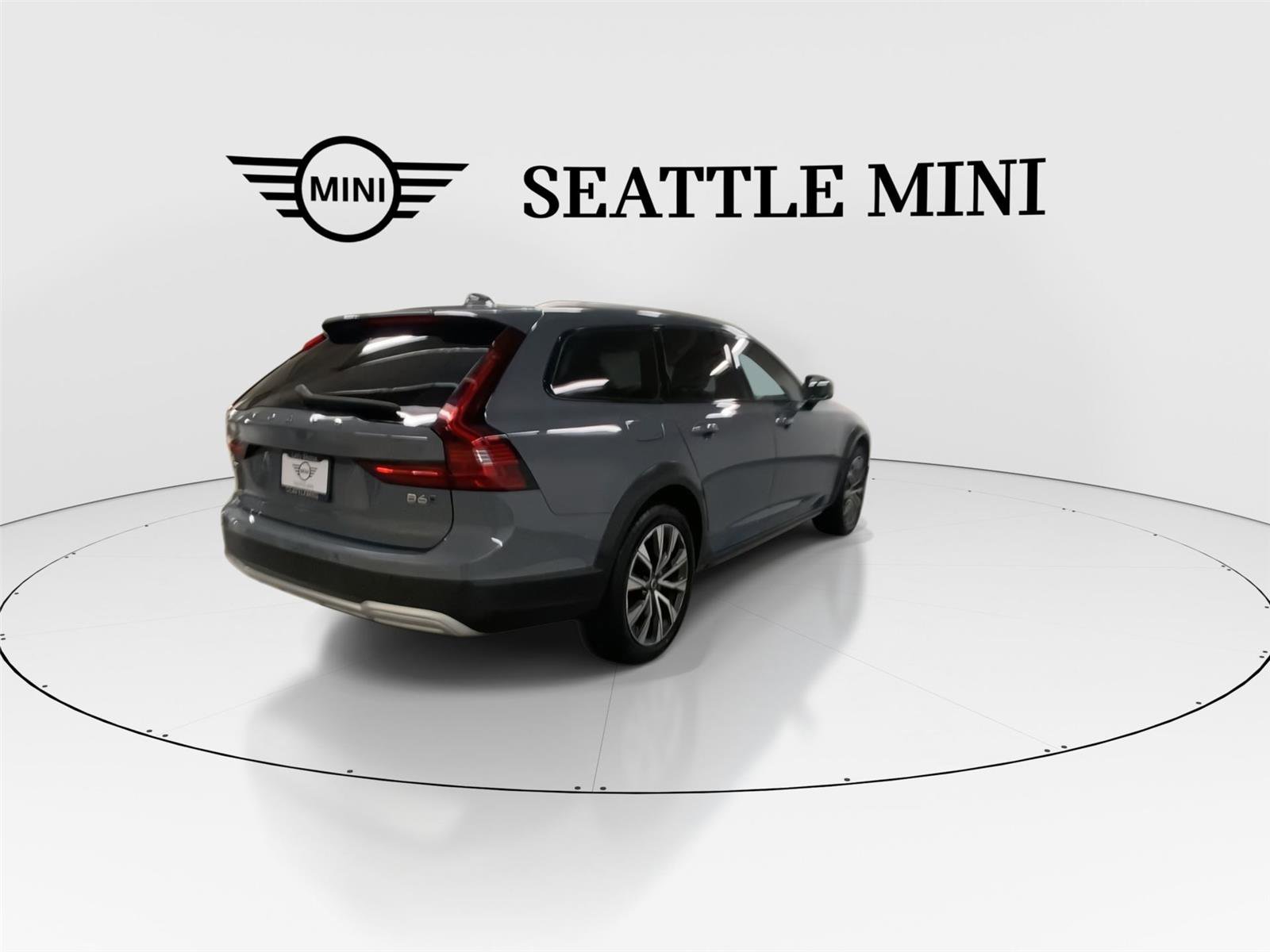 Used 2022 Volvo V90 B6 Cross Country w/ Advanced Package AWD/4WD image 11