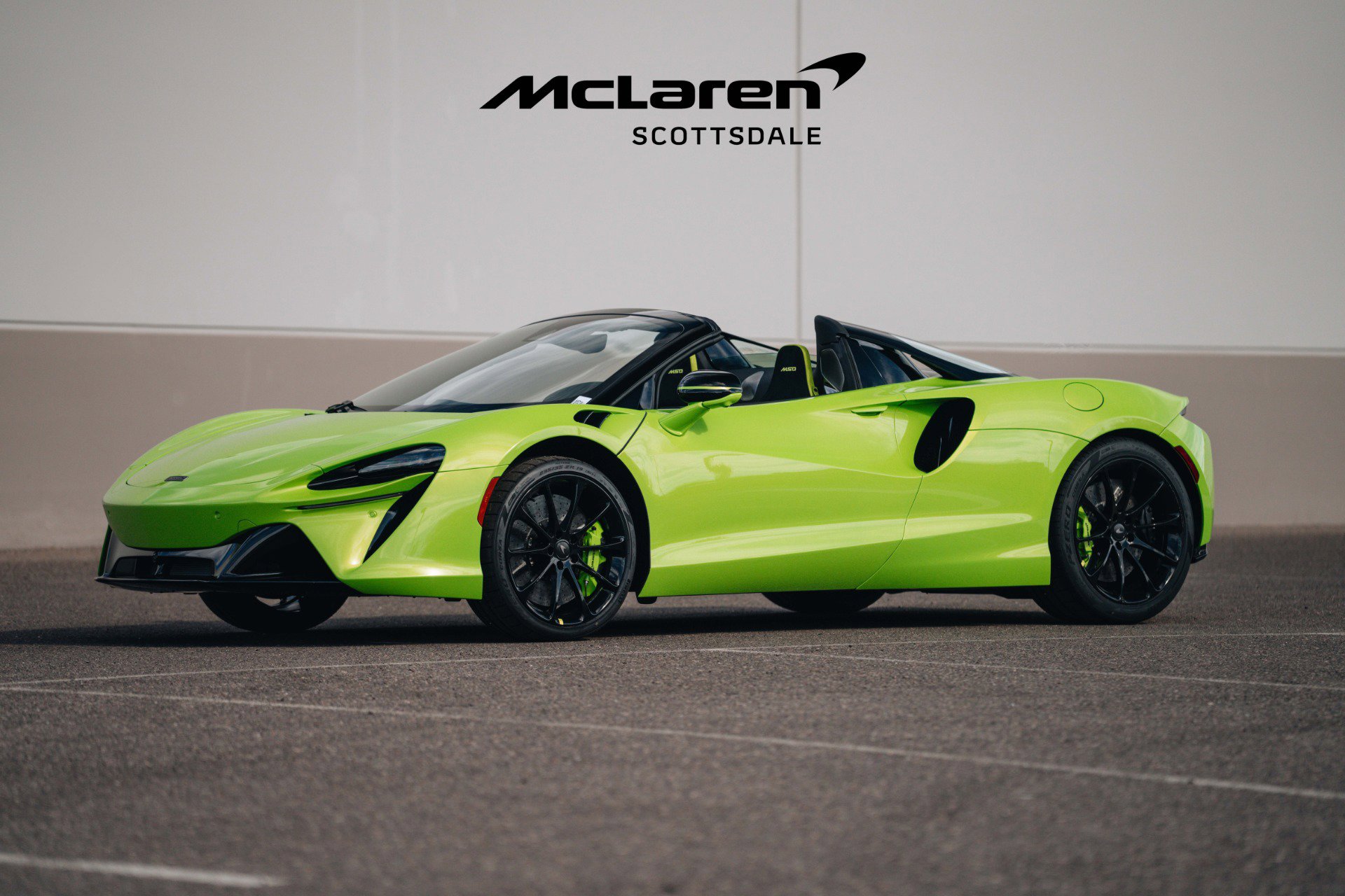 Used 2025 McLaren Artura Spider image 4