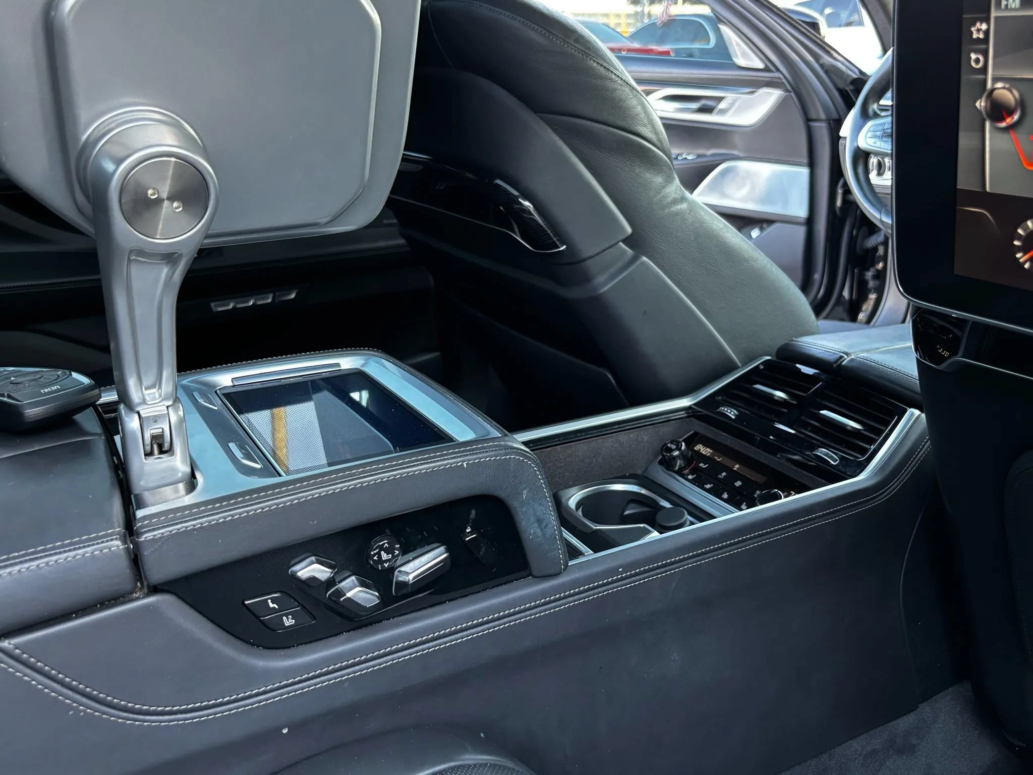 Used 2017 BMW 750i RWD image 27