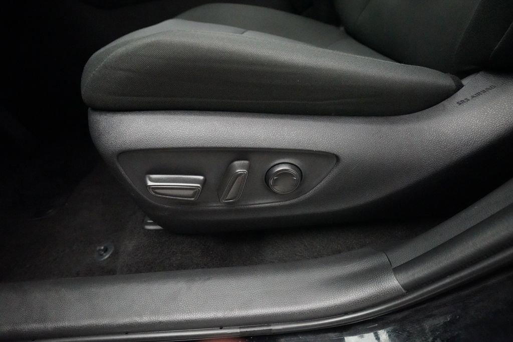 Used 2025 Toyota RAV4 XLE image 27