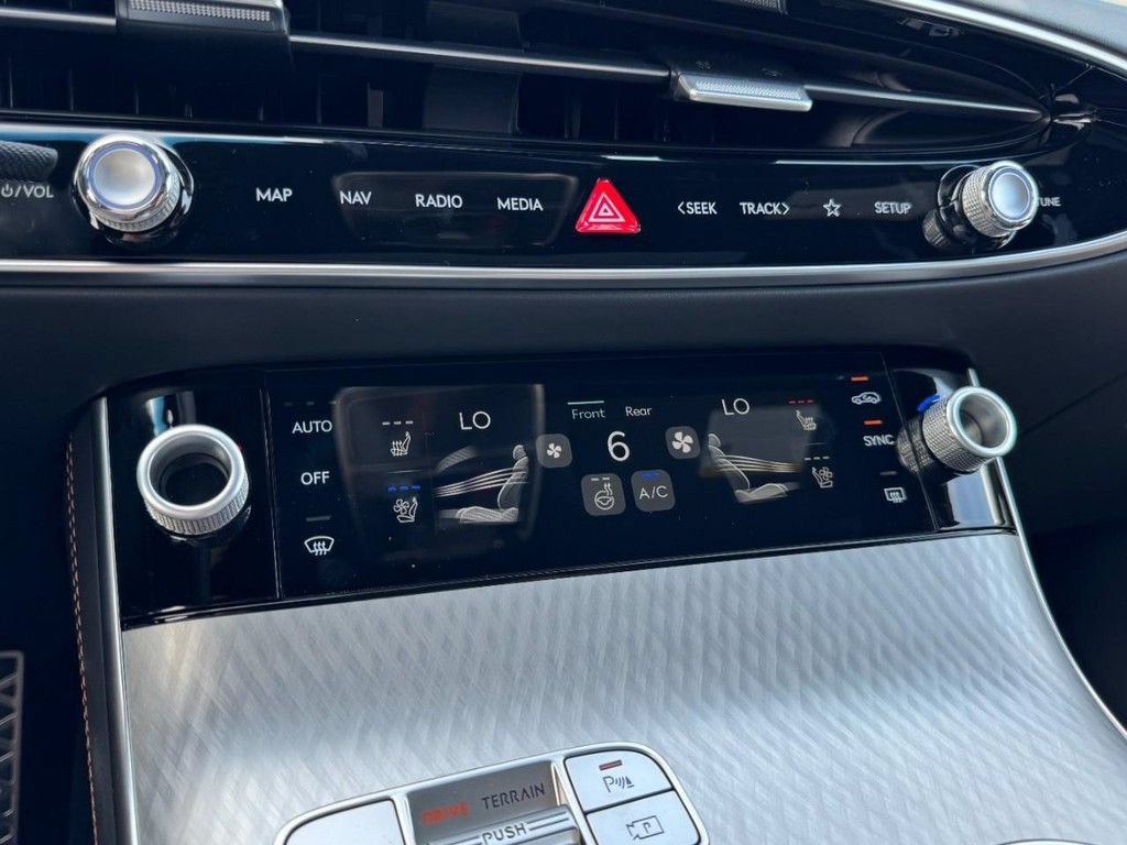 New 2026 Genesis GV70 2.5T Sport Prestige AWD/4WD image 15