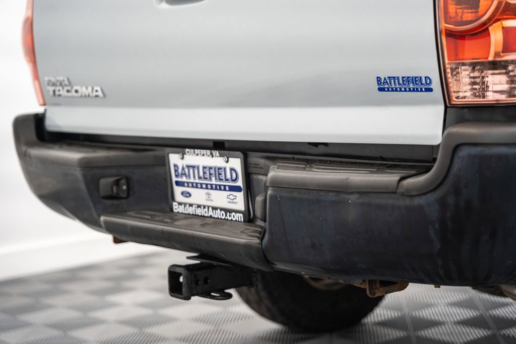Used 2011 Toyota Tacoma 4x4 Regular Cab image 9