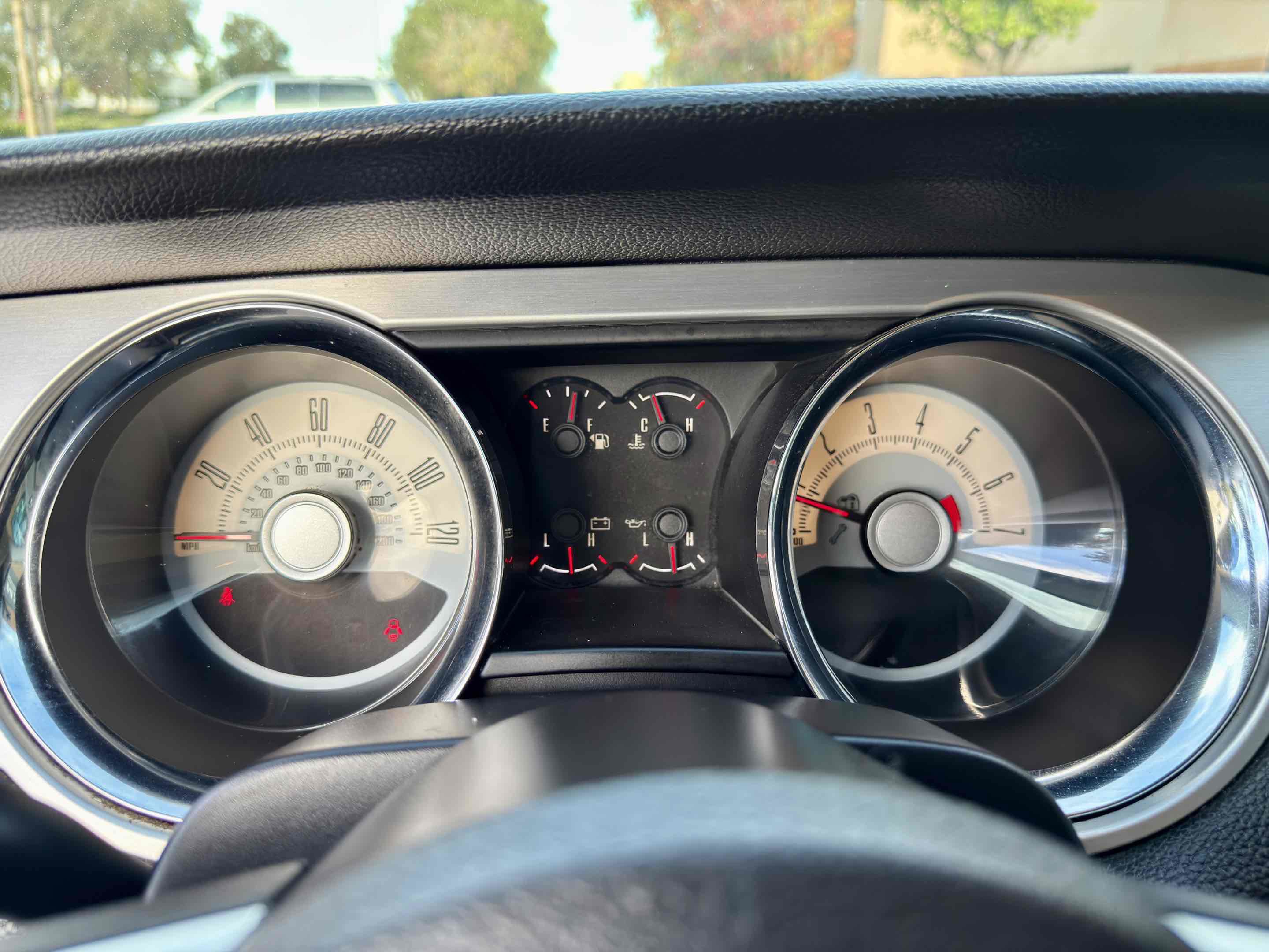 Used 2010 Ford Mustang Premium image 30