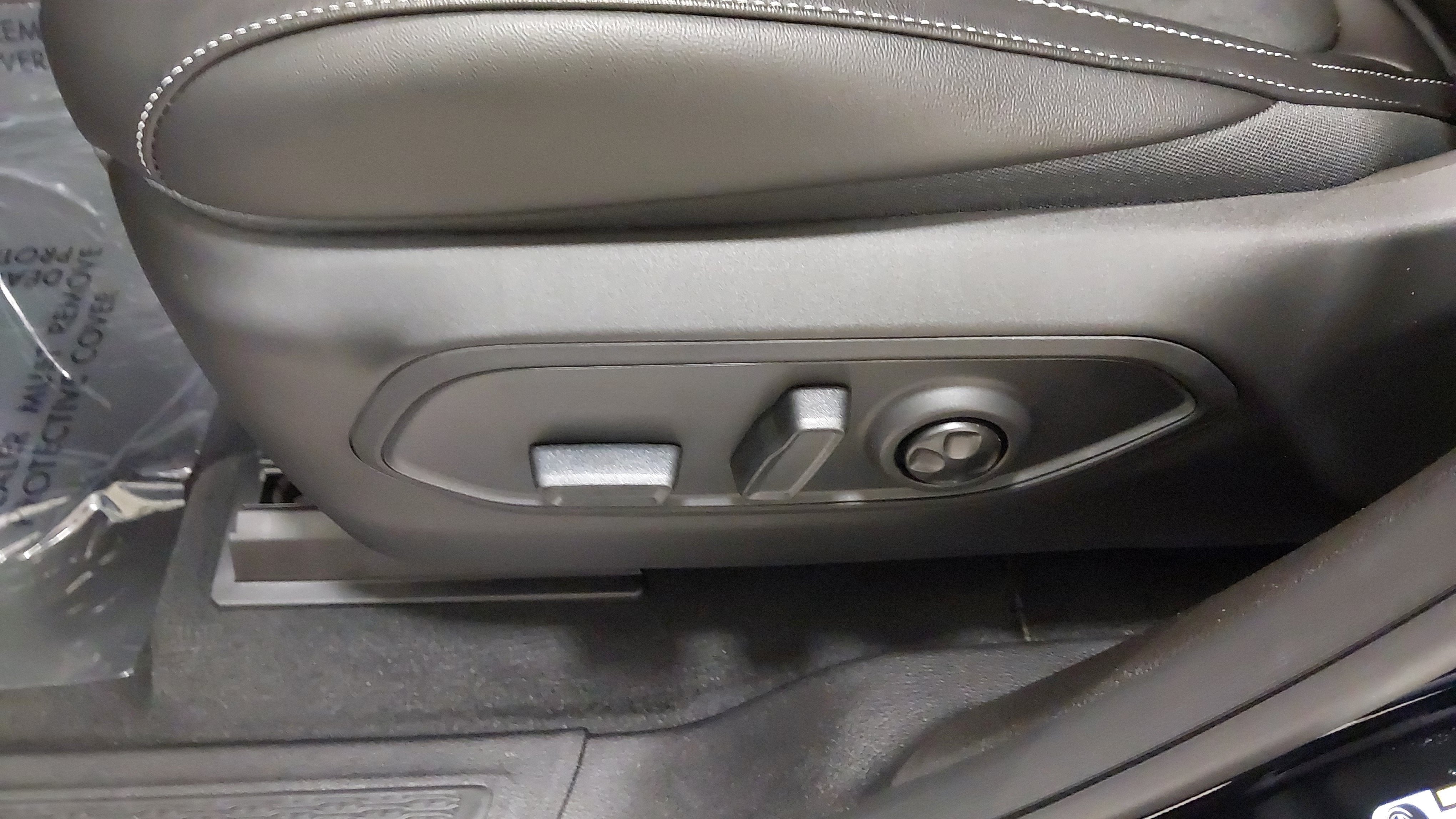 New 2027 Jeep Grand Cherokee Altitude AWD/4WD image 36
