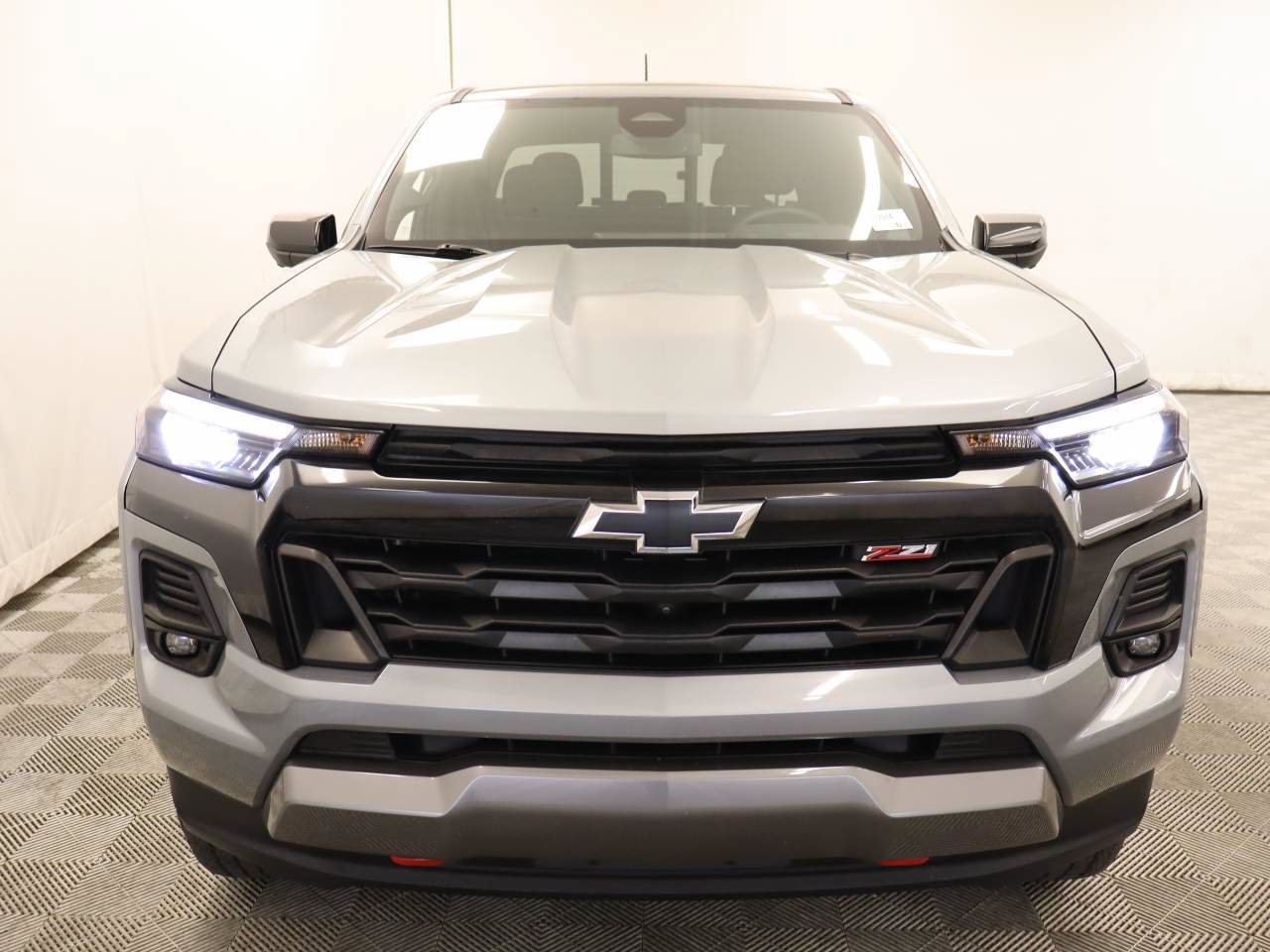 Used 2024 Chevrolet Colorado Z71 w/ Z71 Convenience Package 2 AWD/4WD image 4