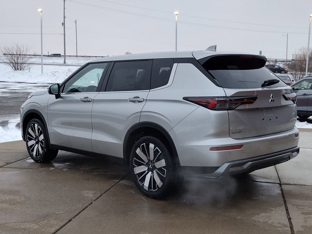 New 2026 Mitsubishi Outlander SE image 18