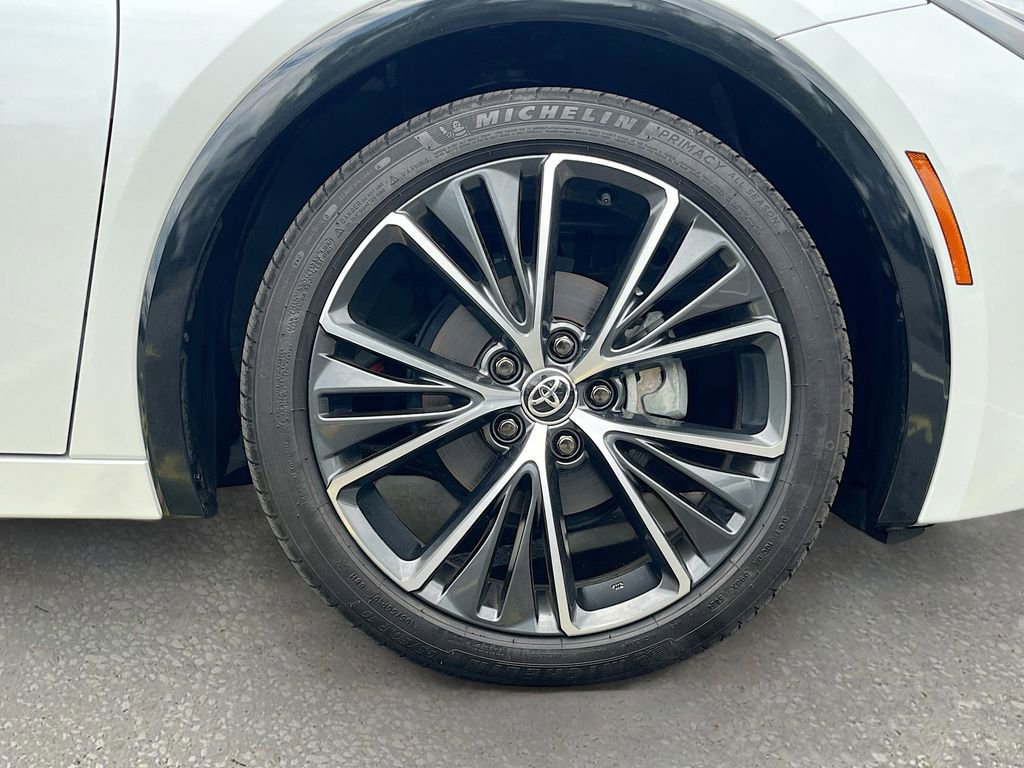 Used 2025 Toyota Prius XLE FWD image 28