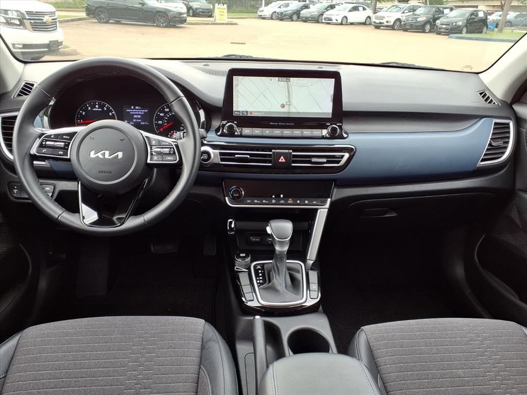 Used 2023 Kia Seltos S w/ Navigation Package image 9