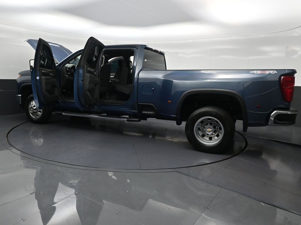 Used 2026 Chevrolet Silverado 3500 LT AWD/4WD image 38